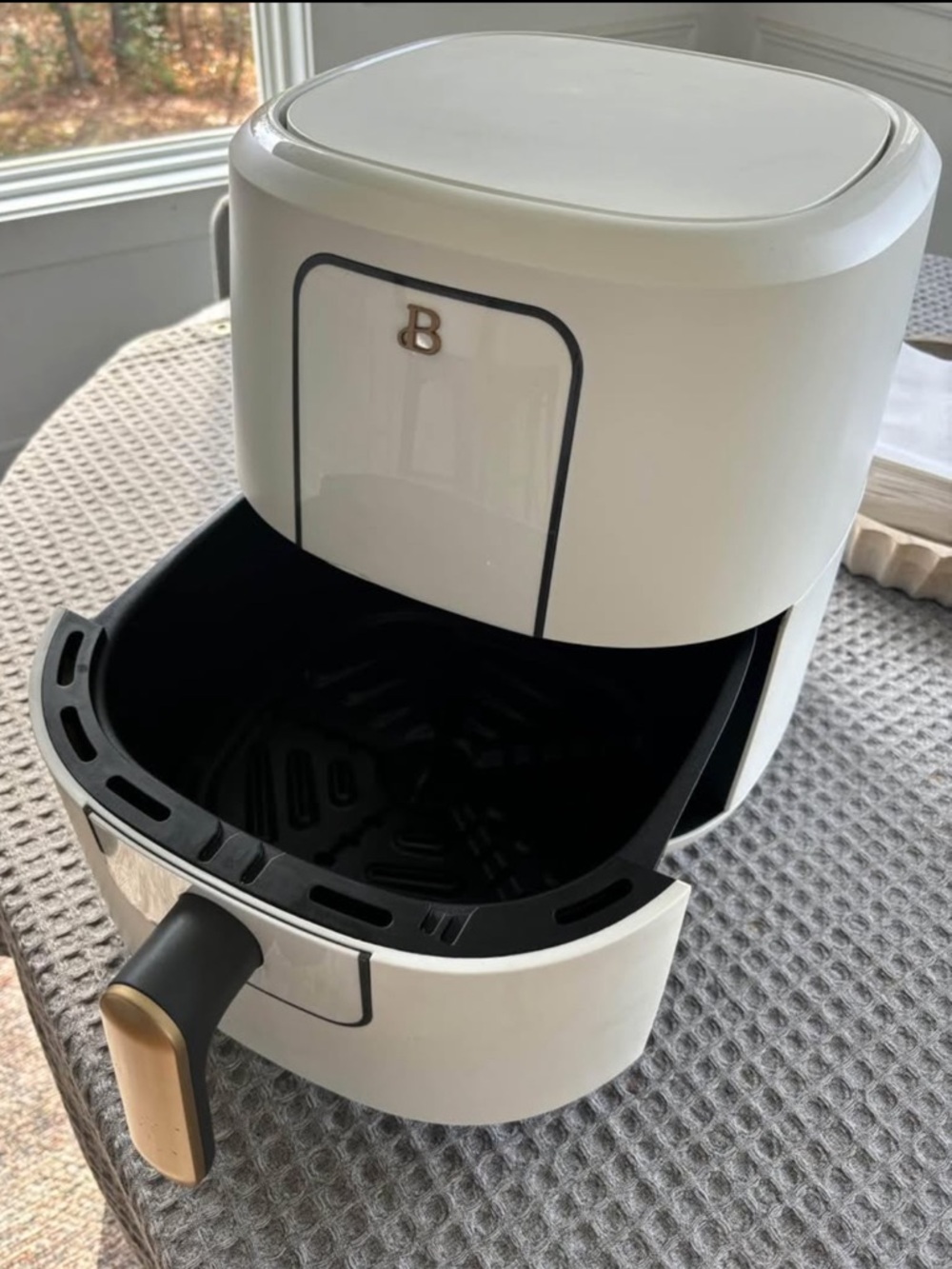 Beautiful by Drew 3 QT Air Fryer - White with Gold Accent